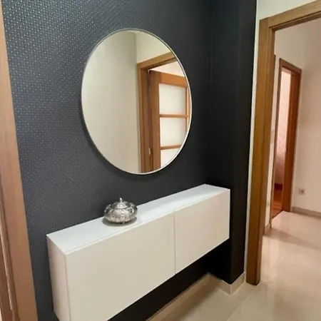 Piso Amplio Centrico En Con Parking Privado *
