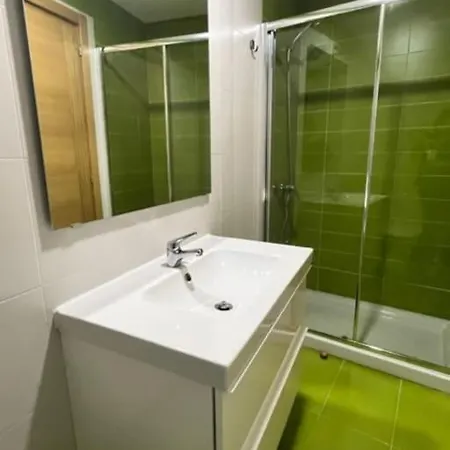 Apartman Piso Amplio Centrico En Con Parking Privado A Guarda
